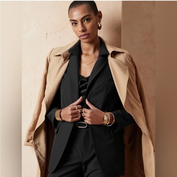 Banana Republic Jackets & Blazers - NWT! Banana Republic Black Sculpted Suit Blazer - Multiple Sizes💙